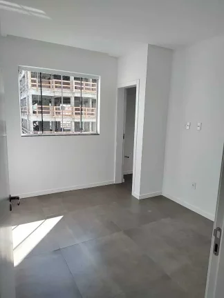 Imagem Apartamento semi-mobiliado com 3 suítes e 2 vagas de garagem no bairro Morretes em Itapema