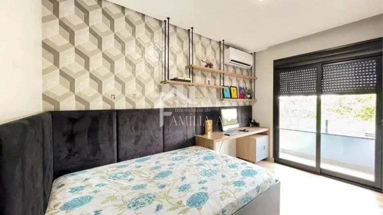 Imagem CASA (SOBRADO) COM 250 M² NO BAIRRO ESPINHEIROS