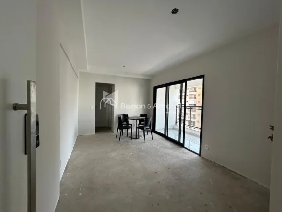 Imagem Apartamento à venda no Cambuí, Campinas/SP. O imóvel conta com um dormitório, ampla sala para do...