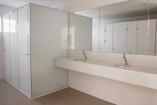 Imagem Casa em condomínio com 3 dormitórios sendo 1 suíte e 2 vagas na garagem em Balneário Camboriú/SC