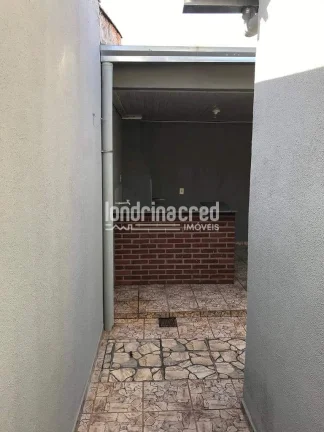 Imagem Casa sozinha no terreno na região norte de Londrina com 3 quartos, área gourmet, 2 vagas de garagem e excelente localização
