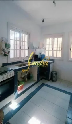 Imagem Sobrado em Capão Novo, com 06 dormitórios sendo duas suítes
