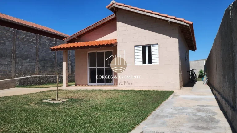 Casa com Suíte e Quintal Amplo de 384m² no Serras de Atibaia I