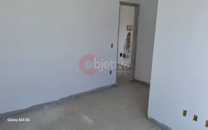 Imagem Casa duplex à venda de 4 quartos com quintal - Foguete - Cabo Frio.