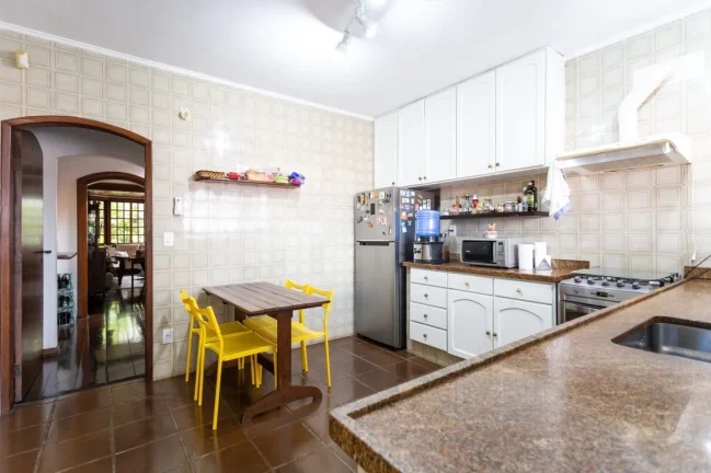 Imagem Sobrado Jardim Prudência - 200M², 3 Dorms, 1 Vaga, Lareira, Quintal, Split, Armários.