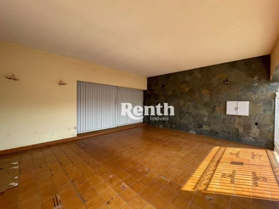 Imagem Casa com 4 dormitórios (2 suítes) à venda, 310 m² por R$ 750.000 - Vila Martins - Rio Claro/SP