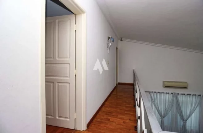 Imagem Casa isolada á venda em Santos !