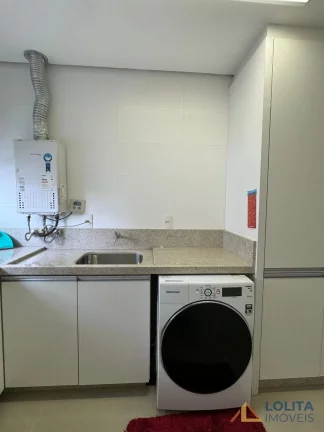 Imagem Apartamento à Venda no Centro, 3 quartos e 3 vagas em Florianópolis/SC.