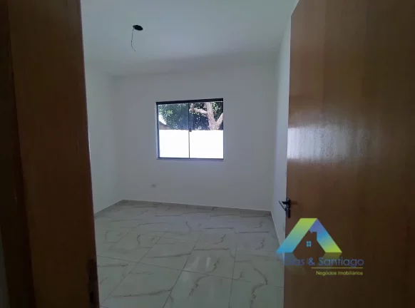 Imagem Lindo e novo sobrado com 125 m² em 3 dormitórios, 1 suíte e 2 vagas.