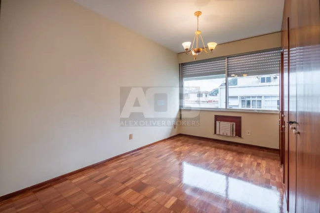 Imagem Apartamento à venda em Copacabana, 3Qtos, 143m2, 1vaga, na Barão de Ipanema