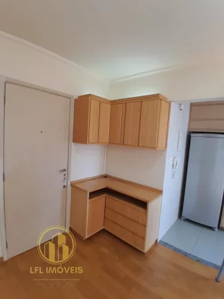 Imagem Apartamento com renda à venda, com 1 dormitório e 1 vaga. Cambuci.