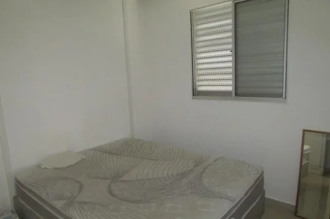 Imagem Apto mobiliado com sala , cozinha com armarios, cock top, geladeira, microondas, área de serv. wc s...
