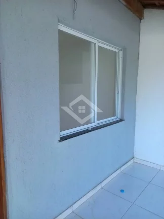 Imagem Casa na pedra de guaratiba com sala e 2 quartos, quintal e garagem
