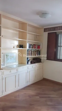 Imagem Amplo apartamento duplex, com 3 dormitorios grandes, sendo uma suite com closet e hidro. Ar condicio...
