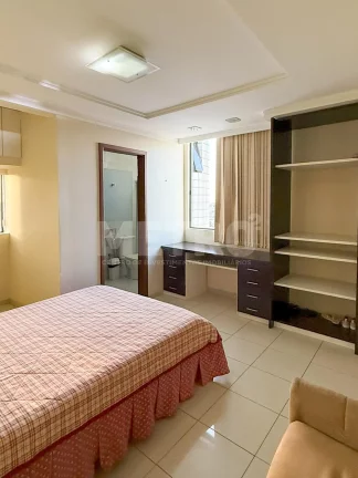 Imagem Apartamento à venda no Edf. Saphira, 3 suítes, vista para o Rio, Orla, Petrolina