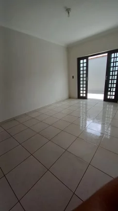 Imagem CASA Á VENDA NO JARDIM SANTA MONICA EM FRANCA/SP - 250m² terreno - 221m² construção - 04 dormitórios sendo 1 suíte