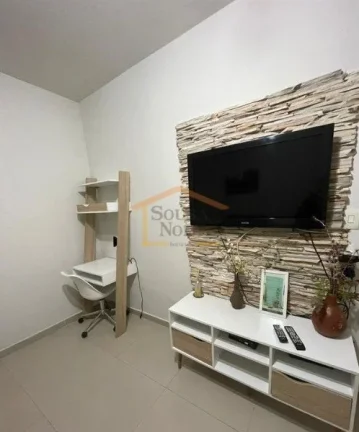 Imagem Apartamento reformado, 1 dormitório, com armários, sala ampla, cozinha com armários, banheiro, se...