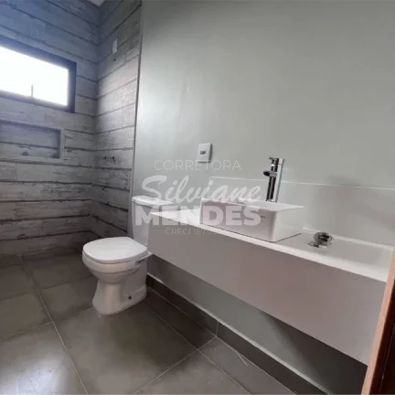 Imagem Casa com 4 suítes, nova com 360m² no condomínio Saint Charbel