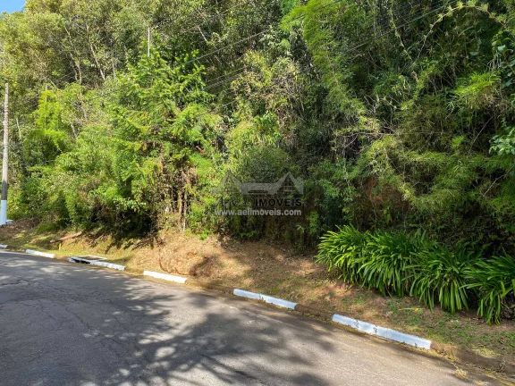 Imagem Terreno à venda em Campos do Jordão – Com vista para linda área verde