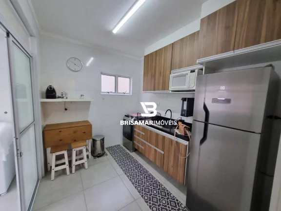 Imagem PITANGUEIRAS- UMA QUADRA DO MAR , TOTALMENTE REFORMADO , CONDOMÍNIO BAIXO , GARAGEM NO PRÉDIO.