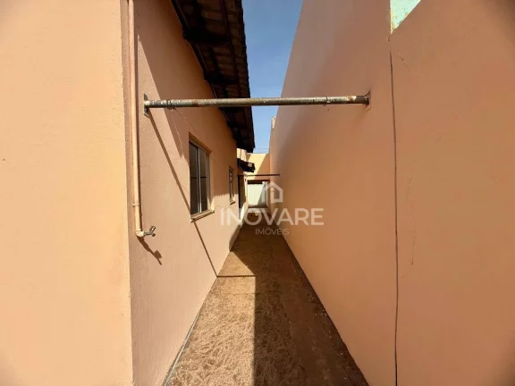 Imagem Casa com 2 dormitórios à venda, 74 m² por R$ 260.000,00 - Buritis III - Itumbiara/GO