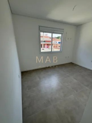 Imagem Imperdível casa de 3 quartos, 1 suíte, 2 salas, 2 banheiros, 2 vagas na cidade de Florianópolis-SC, bairro Ingleses do Rio Vermelho - 143m².