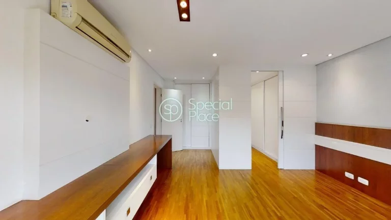 Imagem Apartamento com 220m² na Granja Julieta voltado para a Hípica de Santo Amaro. Amplo living com var...