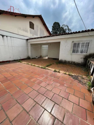 Imagem Casa Térrea - 5 Dorms - 260m².