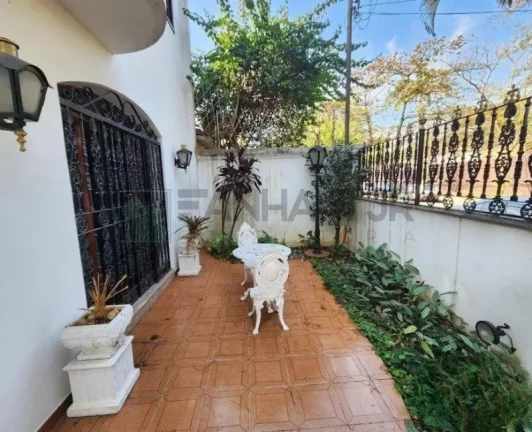 Imagem Casa de Luxo à Venda ou Locação em Jardim Paulista, São Paulo-SP: 3 quartos, 3 suítes, 3 salas, 5 banheiros, 4 vagas, 240 m².