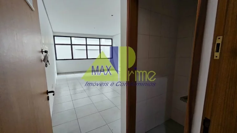 Imagem Alugue agora sua sala comercial na Vila Marieta, São Paulo-SP! Espaço moderno de 32m² com 1 banheiro.