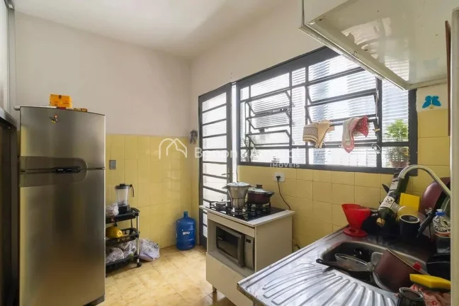 Imagem Apresentamos este imóvel amplo com 4 dormitórios e 2 banheiros, ideal para quem busca conforto e p...