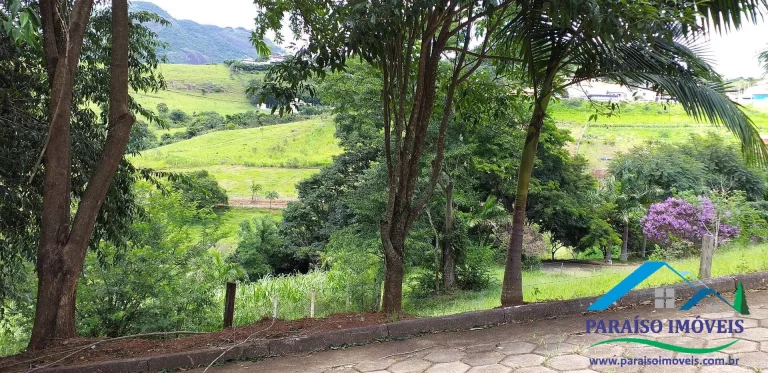 Imagem Vista espetacular e segurança: seu terreno te espera em Paraisópolis!