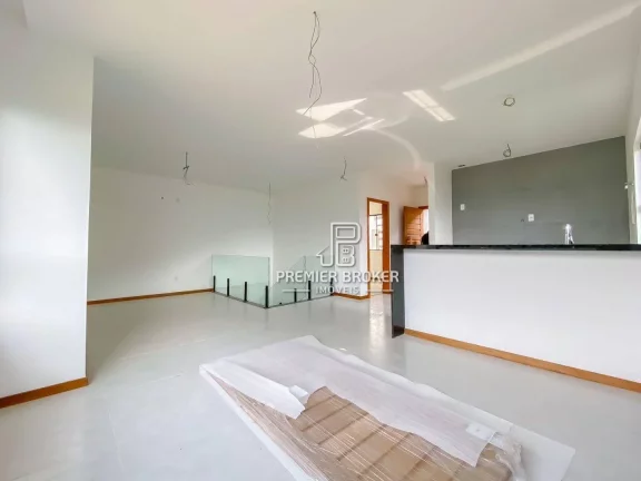Imagem Casa com 3 dormitórios à venda, 116 m² por R$ 849.000,00 - Golfe - Teresópolis/RJ