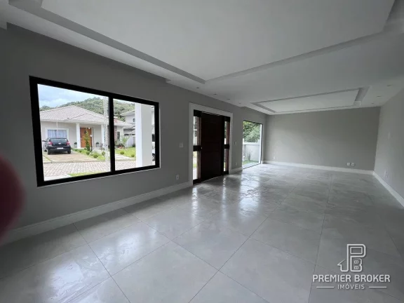 Imagem Casa com 3 dormitórios à venda, 178 m² por R$ 1.300.000,00 - Albuquerque - Teresópolis/RJ