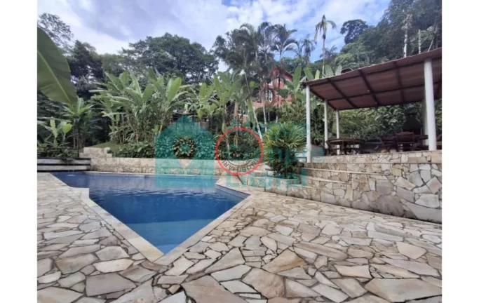 Imagem CASA LOCALIZADA EM CAMBURY AREA PRIVILEGIADA COM 5.000MTROS TERRENO E VARIAS EDIFICAÇÕES,PISCINA AREA CERCADA PELA MATA ATLANTICA