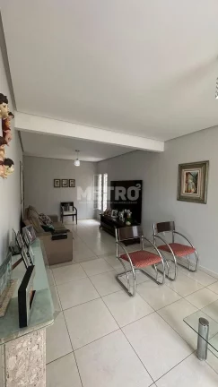 Imagem Casa para fins comerciais, 12x25, 03 cômodos, 02 salas, 02 wcs