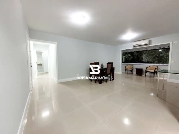 Imagem PITANGUEIRAS- CALÇADÃO , LINDO APARTAMENTO TOTALMENTE REFORMADO , GARAGEM NO PRÉDIO.