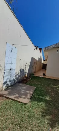 Imagem Casa à Venda no Jardim Céu Azul em Patos de Minas – 3 Quartos, Suíte, Área Gourmet e Escritório por R$ 750 mil