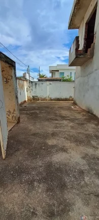 Imagem Prédio à Venda com 4 Apartamentos + Meia Água no Bairro Pelluzo – Patos de Minas/MG | Ótima Renda!