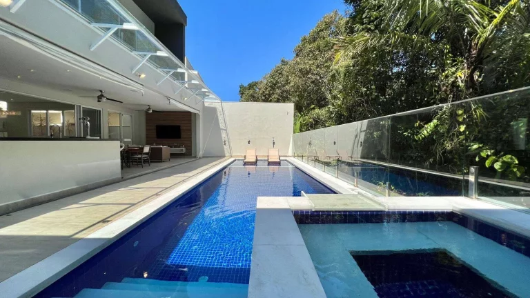 Imagem Casa Moderna e decorada à Venda na Riviera - Módulo 28