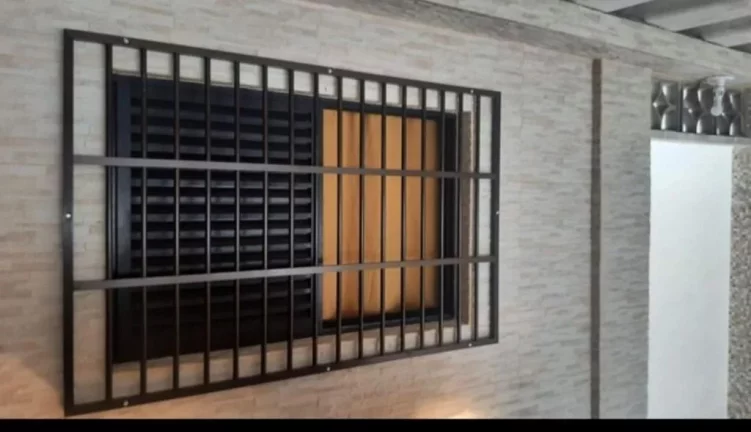 Casa com 4 dormitórios à venda PROXIMO A PRAIA DIVISA COM TUPI E OCEAN 94 m² por R$ 410.000 - Vila Assunção - Praia Grande/SP