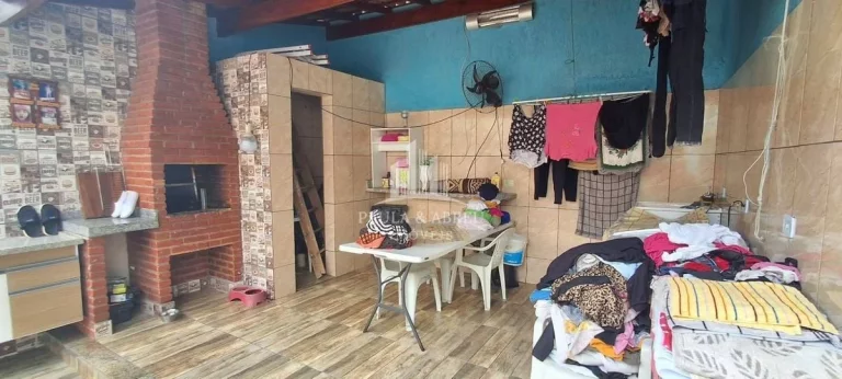 Imagem Assobradado 3 Dormitórios sendo 1 suíte com Sacada, 2 banheiros, 2 vagas, Lavanderia Grande, Área Coberta com Churrasqueira em Mauá no Jardim Zaíra 2