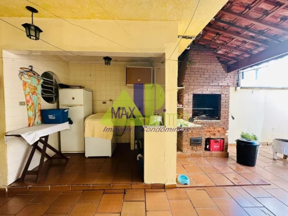 Imagem Imperdível Casa à Venda em São Paulo-SP: 3 Quartos, 1 Suíte, 2 Salas, 3 Banheiros, 2 Vagas na Vila Granada - 260m²