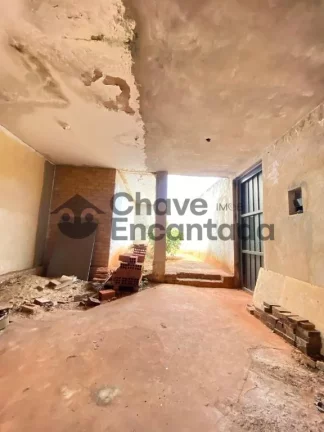 Imagem Casa semiacabada e totalmente estruturada.