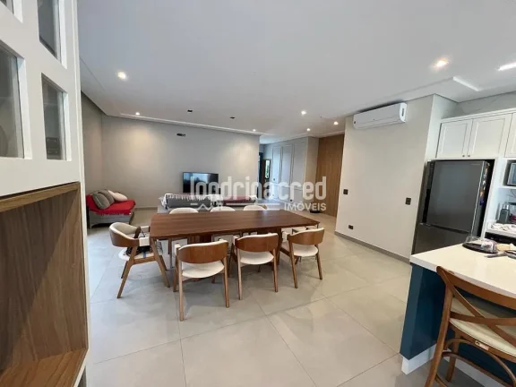 Imagem Casa à venda 3 Quartos, 3 Suites, 4 Vagas, 525M², Parque Residencial Alcântara, Londrina - PR