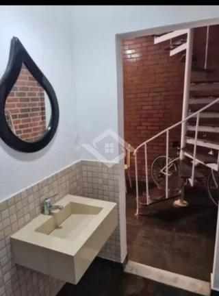 Imagem CASA DÚPLEX EM CONDOMÍNIO COM PISCINA NA FREGUESIA