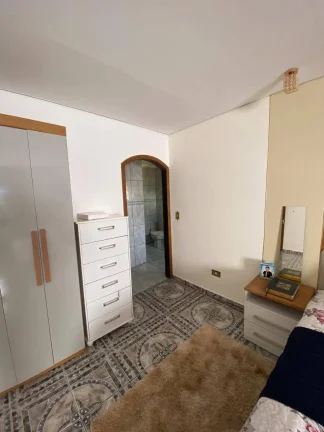 Imagem Sobrado com Design Funcional e Espaços Bem Distribuídos – Jardim Eliane