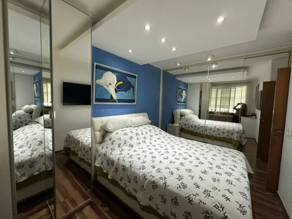 Imagem Venha morar em uma cobertura em local previlegiado em icarai,proximo ao Campo de São Bento,com comércio no entorno,imovél amplo,com vista previlegida