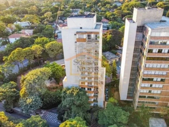 Imagem Apartamento de 188m², reformado, com 3 dormitórios sendo 2 suítes e 1 vaga de garagem. Possui sal...