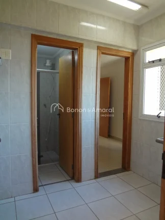 Imagem Amplo apartamento para locação em rua tranquila, com 4 dormitórios, sendo 1 suíte com hidromassa...